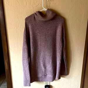 L old navy sweater